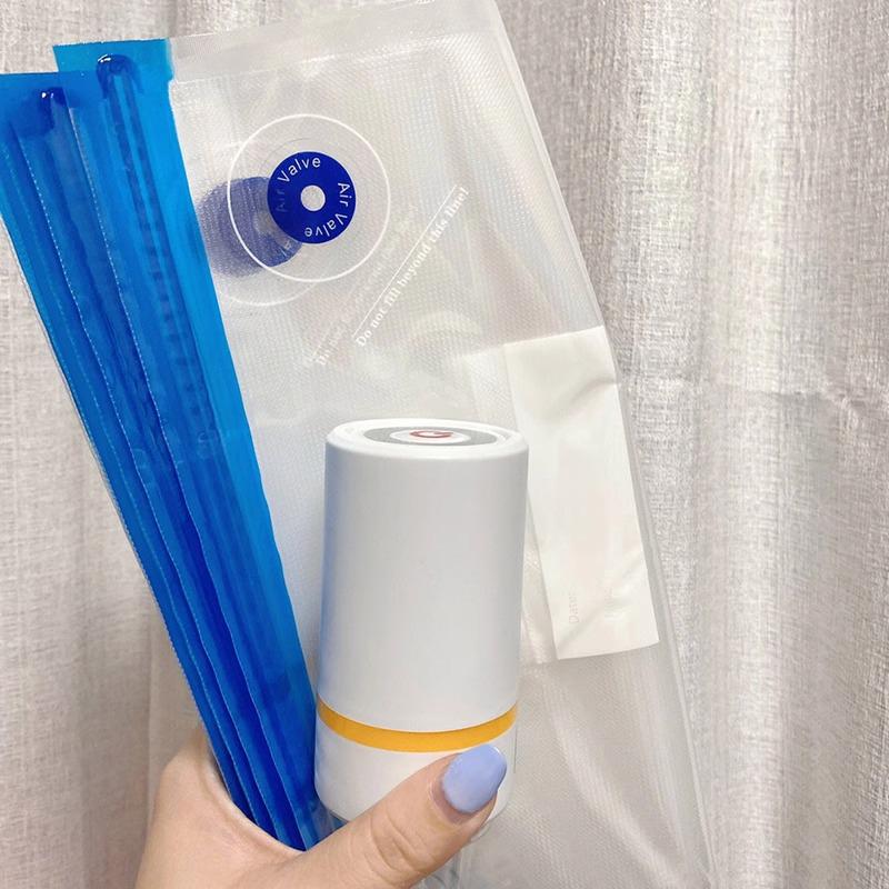 Reusable Food-Grade Vacuum Seal Bags with Manual Pump - Wavy Pattern Small 22x21