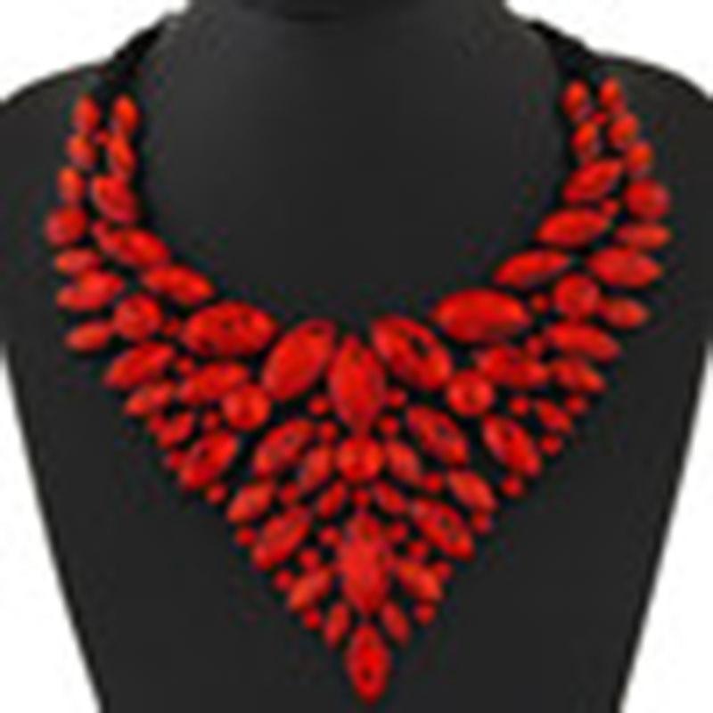 Fashion Geometric Alloy Pendant Necklace For Women With Gemstone Accents