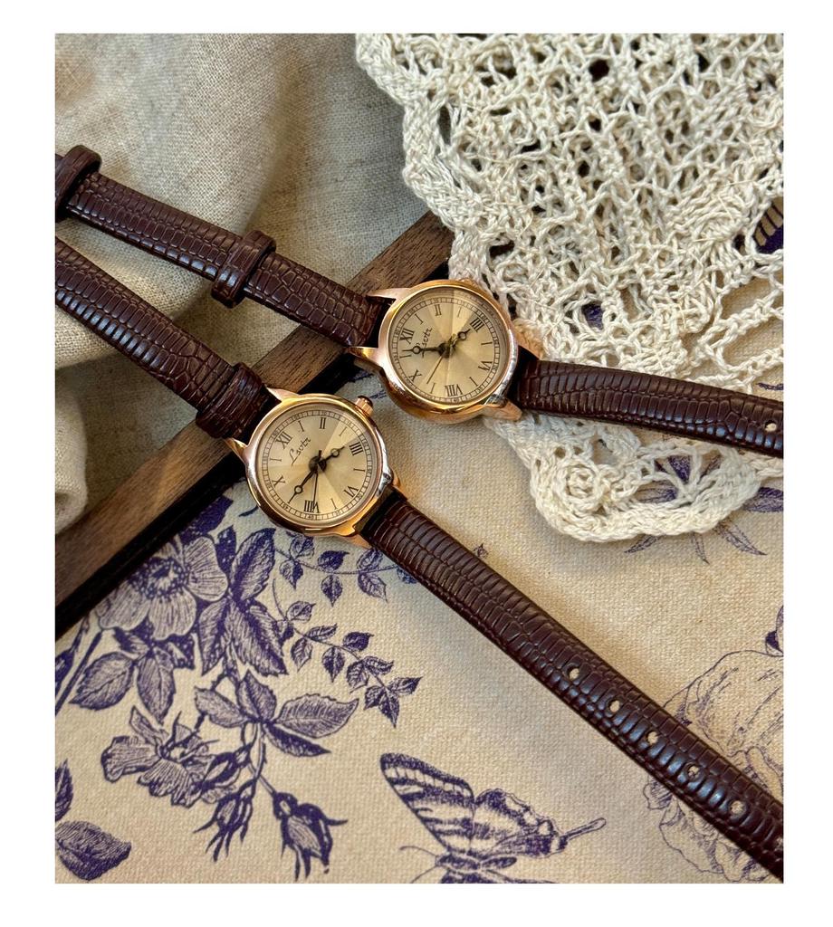 LSVTR Retro Ladies' Small Dial Leather Strap Waterproof Quartz Watch