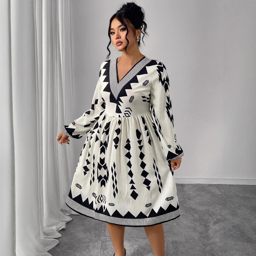 This Is A New Autumn and Winter Dress with Large-sized Printed Puffed-sleeve V-neck and High Waist Which Is Slimming