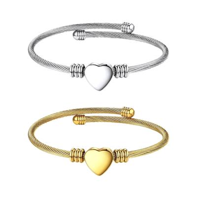 Elegant Heart Shaped Stainless Steel Bracelet Hypoallergenically Cable Chain Secure Clasp Wristchain Perfect For Gifts
