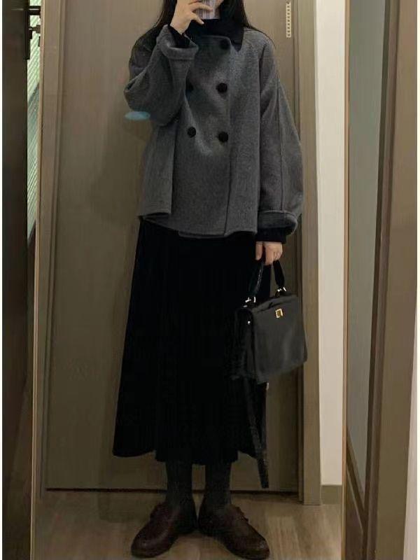 Petite Women's Retro Gray Woolen Coat with Peter Pan Collar, Thickened for Autumn/Winter Korean Hepburn Style.