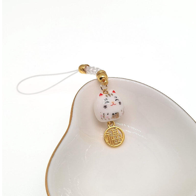 Cat Maneki Neko Keychain Lucky Charm White Charm Key