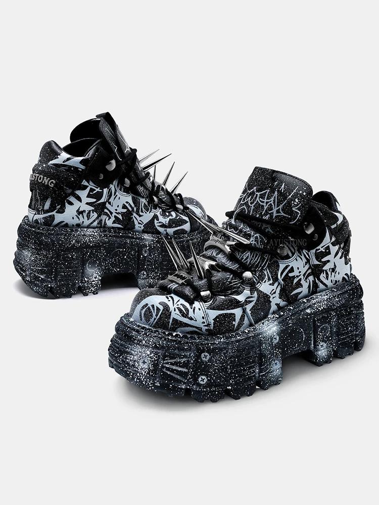 Scarpe da Papà Retro Heavy Metal Platform da Uomo e da Donna Graffiti Punk Muffin Nere Borchie Aumento di Altezza Piccolo