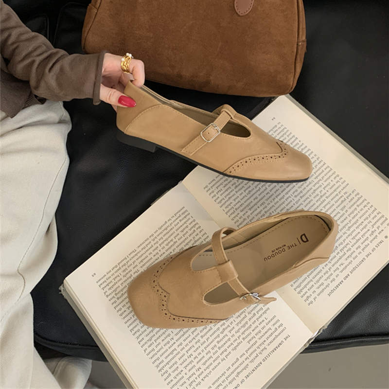 Retro flat-bottomed buckle with shallow mouth single shoes women's autumn new small leather shoes British Mary Jane shoes