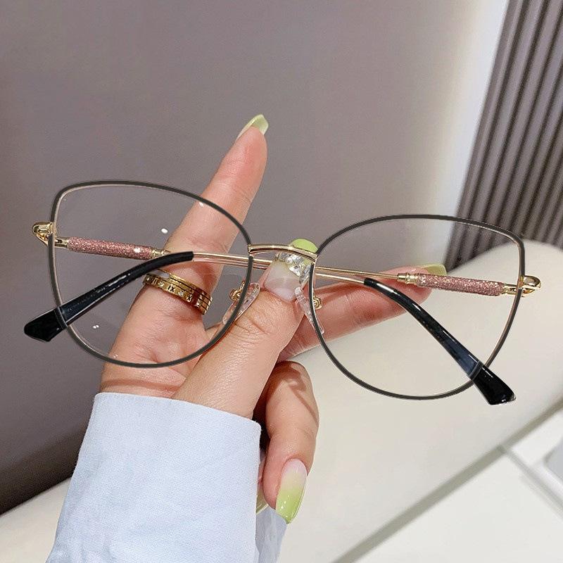 Latest Stylish Design Cat Eye Photochromism Prescription Reading Glasses Women Anti Blue Light Frame Clear Hyperopia Eyewear