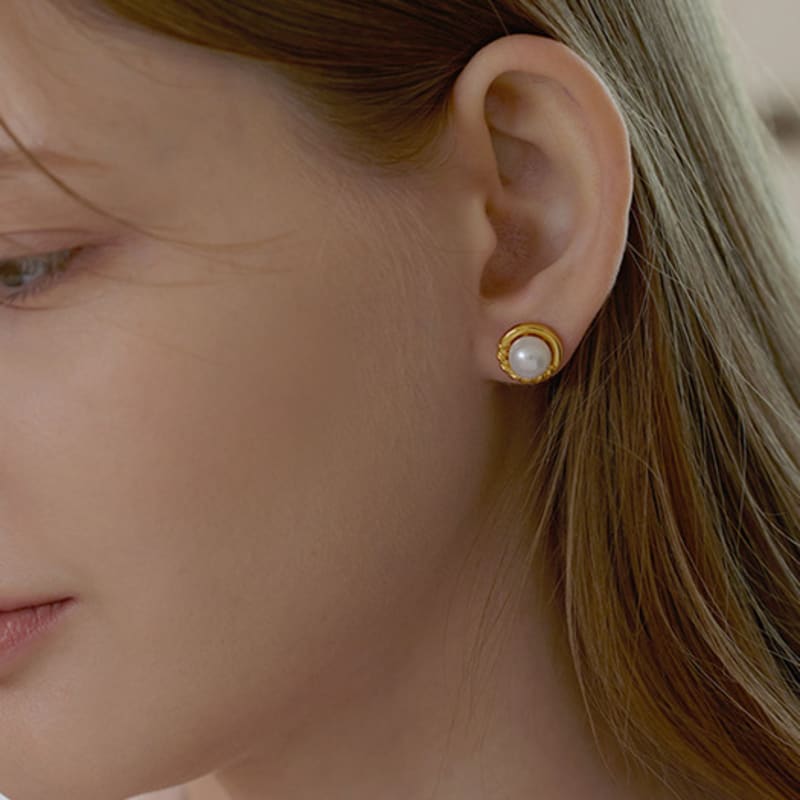 Lewe Twist Pearl Earring