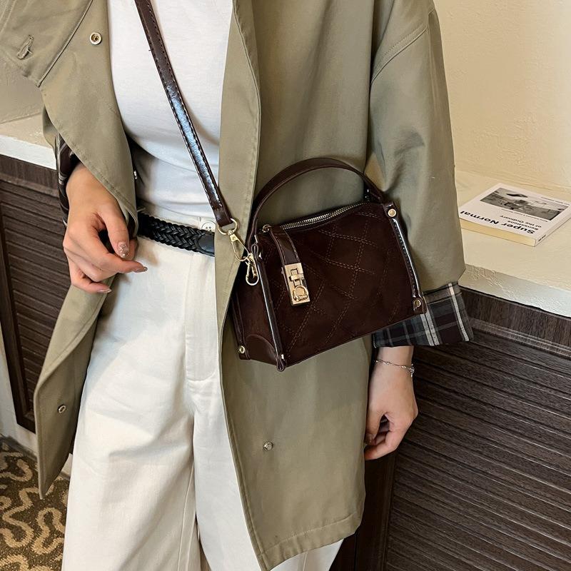 Premium textured suede handbag women's autumn and winter new fashion niche underarm bag diamond bag