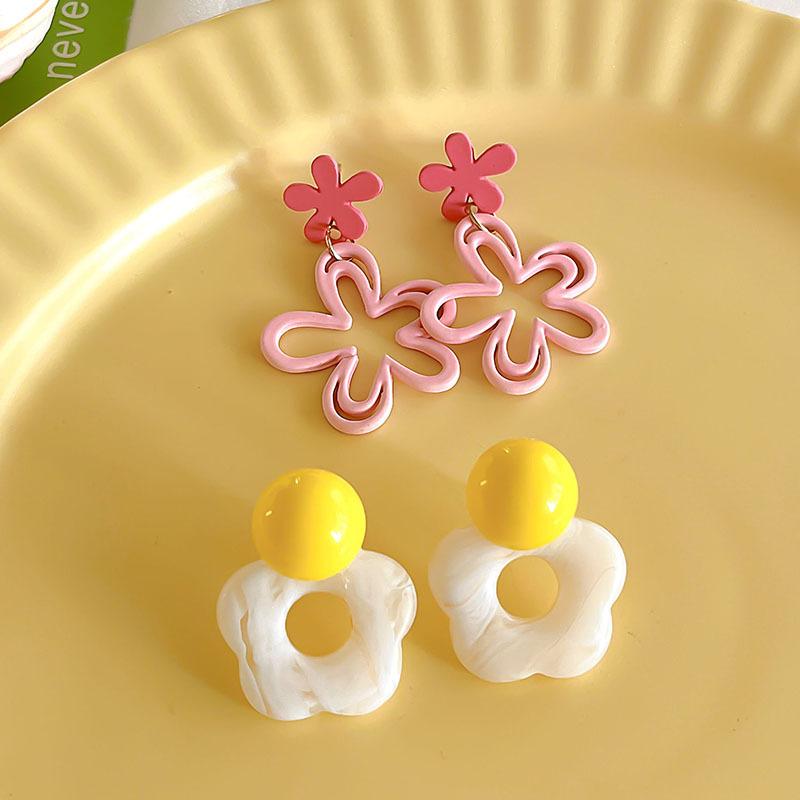 Summer dopamine color stud earrings women's new popular high-end earrings Internet celebrity niche design earrings