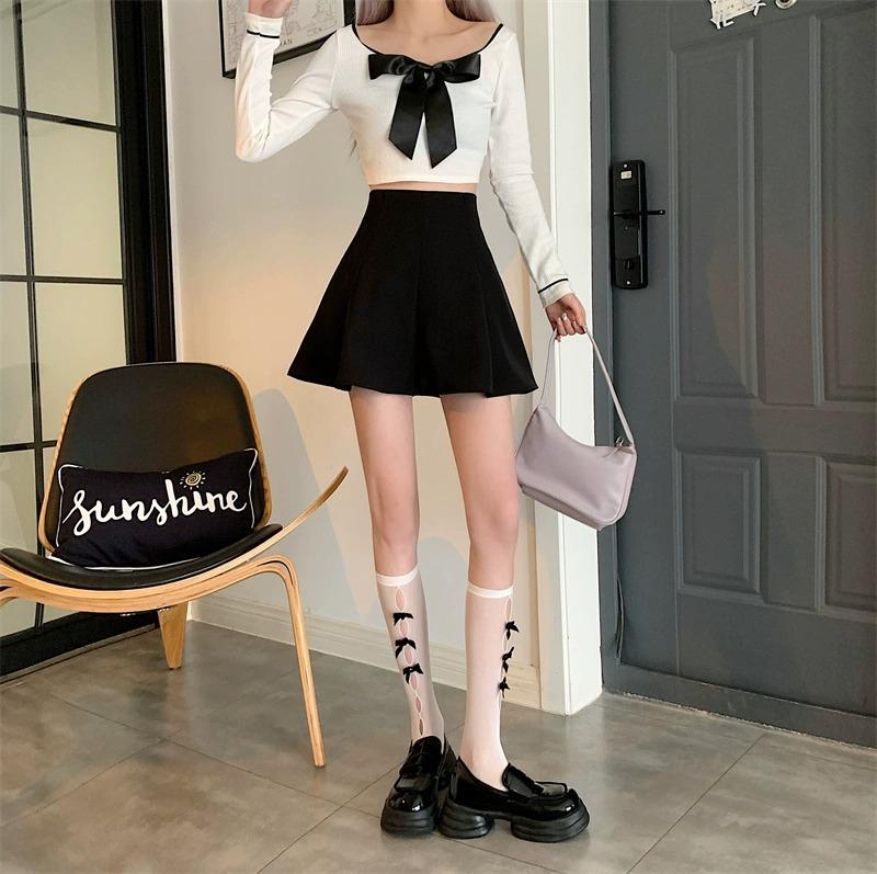 2026 Spring/Autumn Net Celebrity Women's High-Waisted A-Line Slim Short Skirt - Fluffy & Anti-Exposure