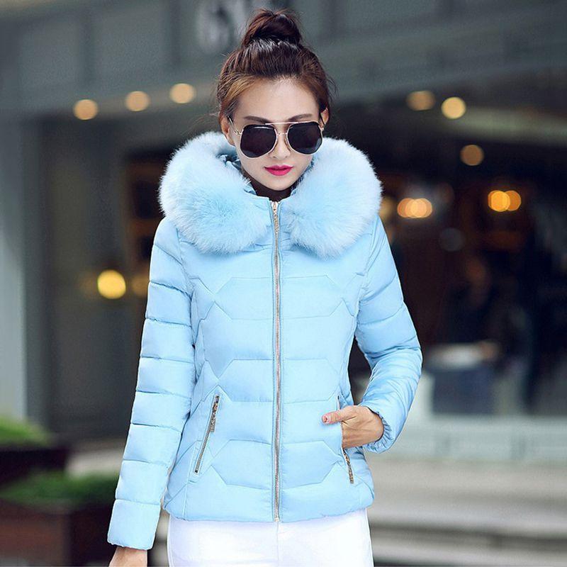 

Зимова жіноча куртка парка коротка з хутряним коміром з капюшоном стьобаний верхній одяг L небо синє кольору