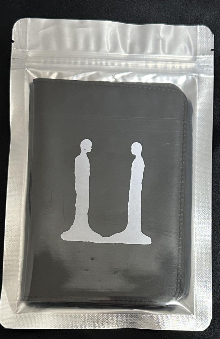 

[USED] G-DRAGON Jiyoung Soulcon Passport Case