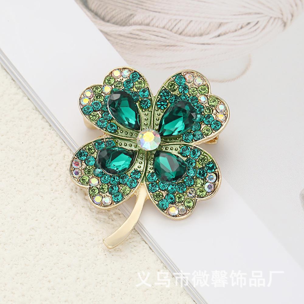 Four-leaf clover plant flower brooch female brooch ins trendy personality temperament anti-light pin with jewelry