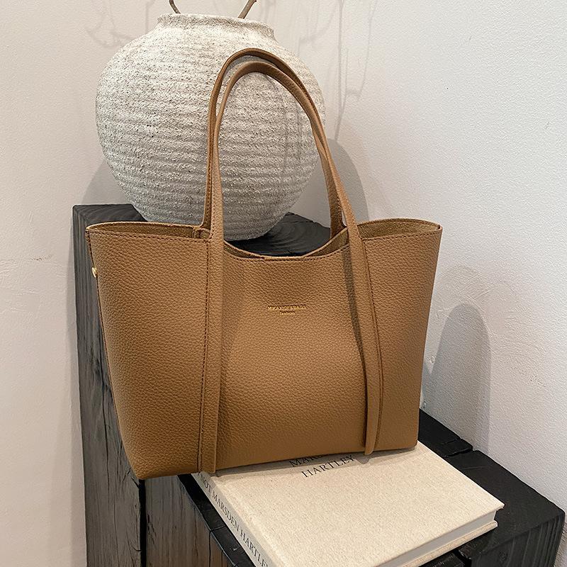 High-end Simple Tote Bag Women's New Autumn and Winter Fashion Shoulder Underarm Bag Large-capacity Commuter Bag