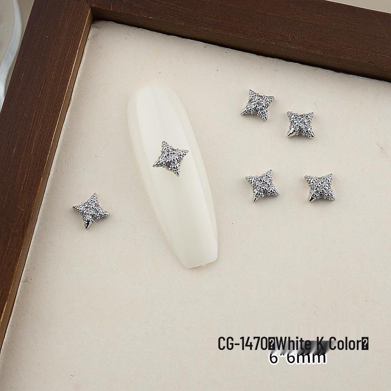 Luxurious Zircon Four-Leaf Clover Nail Art: White K Gold Heart Accessories