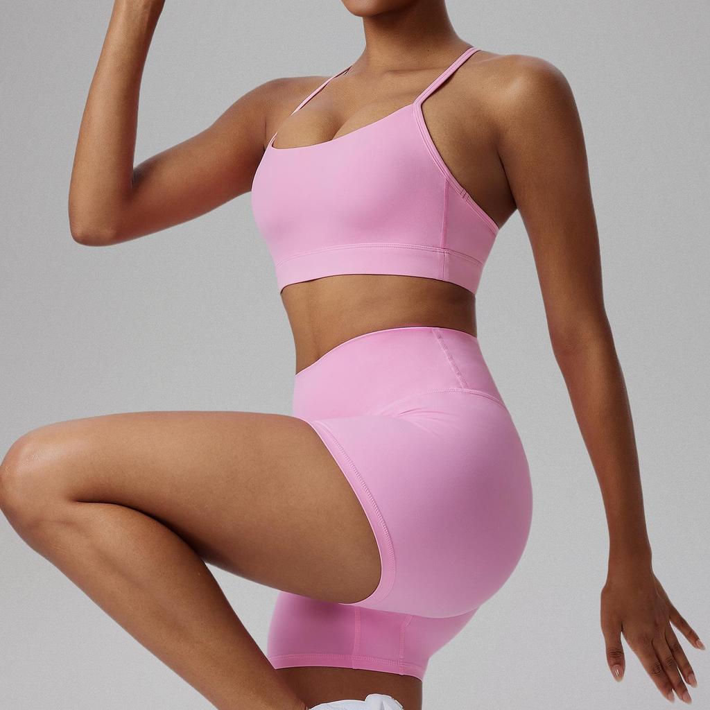Plus Size Yoga Set: Beautiful Back, High Waist Shorts, Quick Dry Fitness Outfit