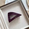Trendy Medium-Sized Oblique Triangle Shark Hair Clip with Airy Texture – Korean Style Accessory