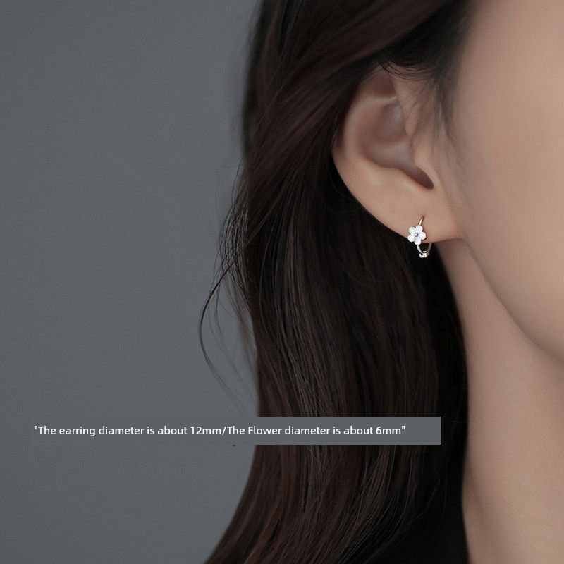 

Xiangnan 925 Sterling Silver Women s Niche Design Flowers 925 silver flower earrings (two price)