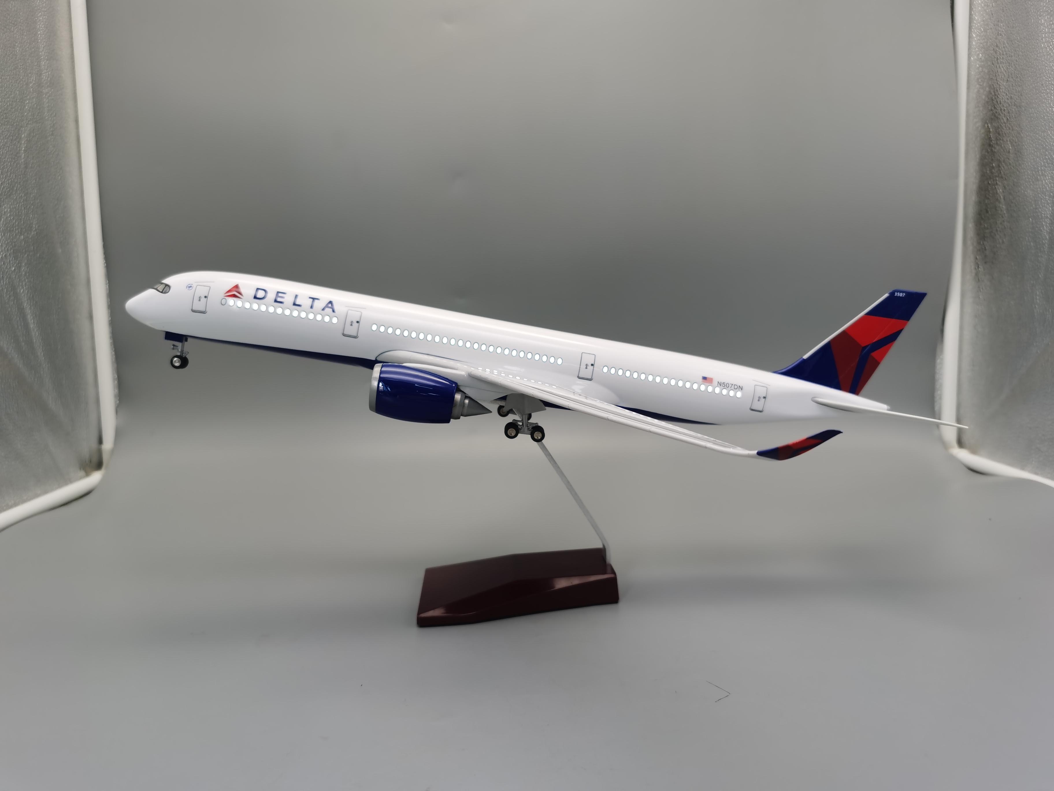 

Выставочный самолет 47 см Модель 1/135 Масштаб Литой смола Самолет Airbus A330 Delta Airline Airways С колесами и подсветкой Коллекция NO LED