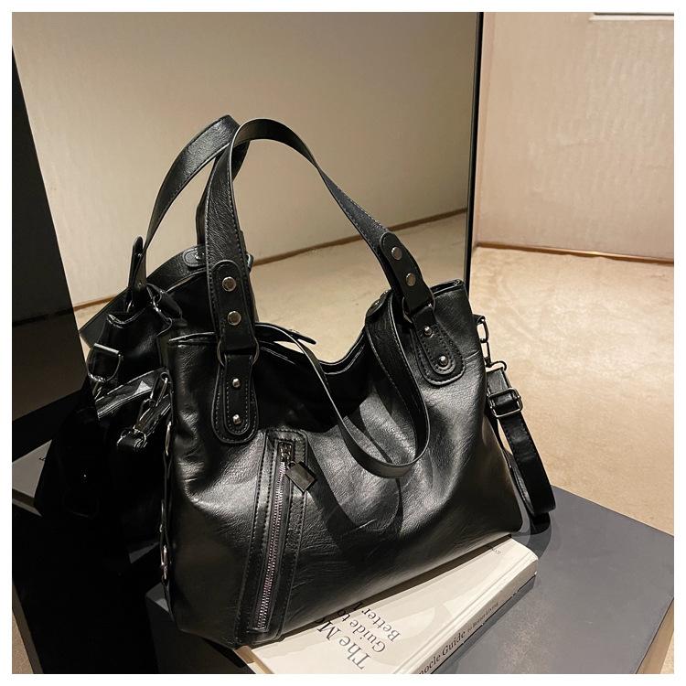 Fashion trend, large bag, simple and large-capacity shoulder bag, Korean version of leisure tote bag, commuter leisure shopping bag