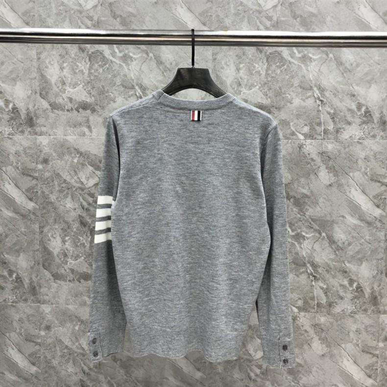 Round Neck Unisex Wool Sweater - Trendy Two-Button Four-Bar Design for Autumn/Winter