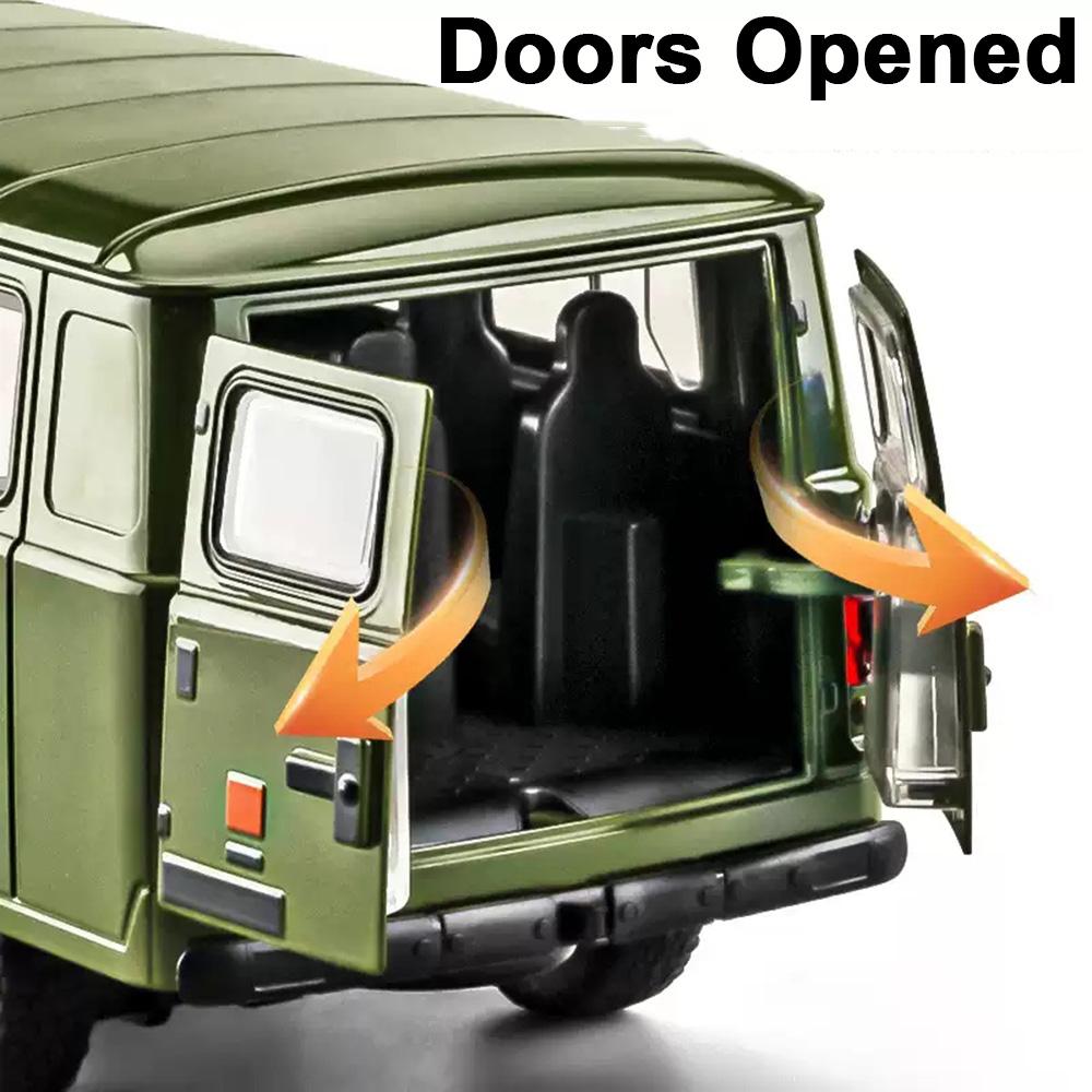 1:18 Russia Uaz Travelers Hunter Miniature Car Diecast Model Alloy Toy Sound Light Pull Back Doors Opened Models Children's Gift