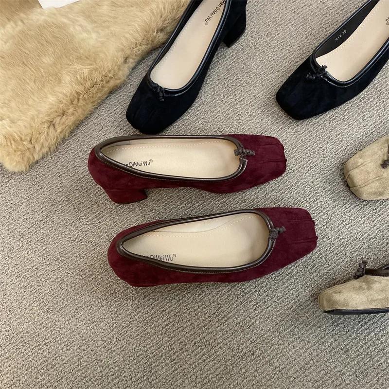 Fashion 2025 Spring And Autumn New Style Flat Mouth Single Shoe Vintage High Heel Milk Shoe Commuting Velvet Surface Mary Jane Shoe
