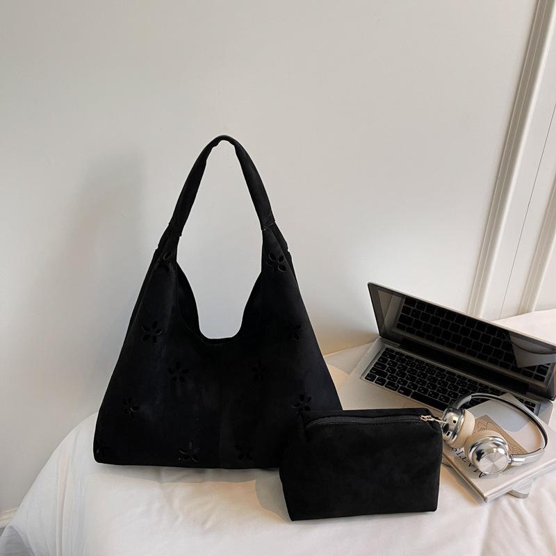 New bag women's casual hollow shoulder bag women's commute to work underarm bag literary and artistic fan tide