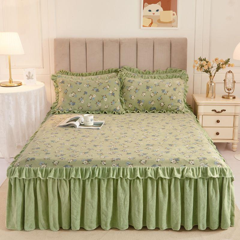 3 stücke Kleine Blumenmuster Plüsch Bett Rock Winter Dicke Volant Rand Tagesdecke Matratze Schutzhülle Anti Slip Bettlaken