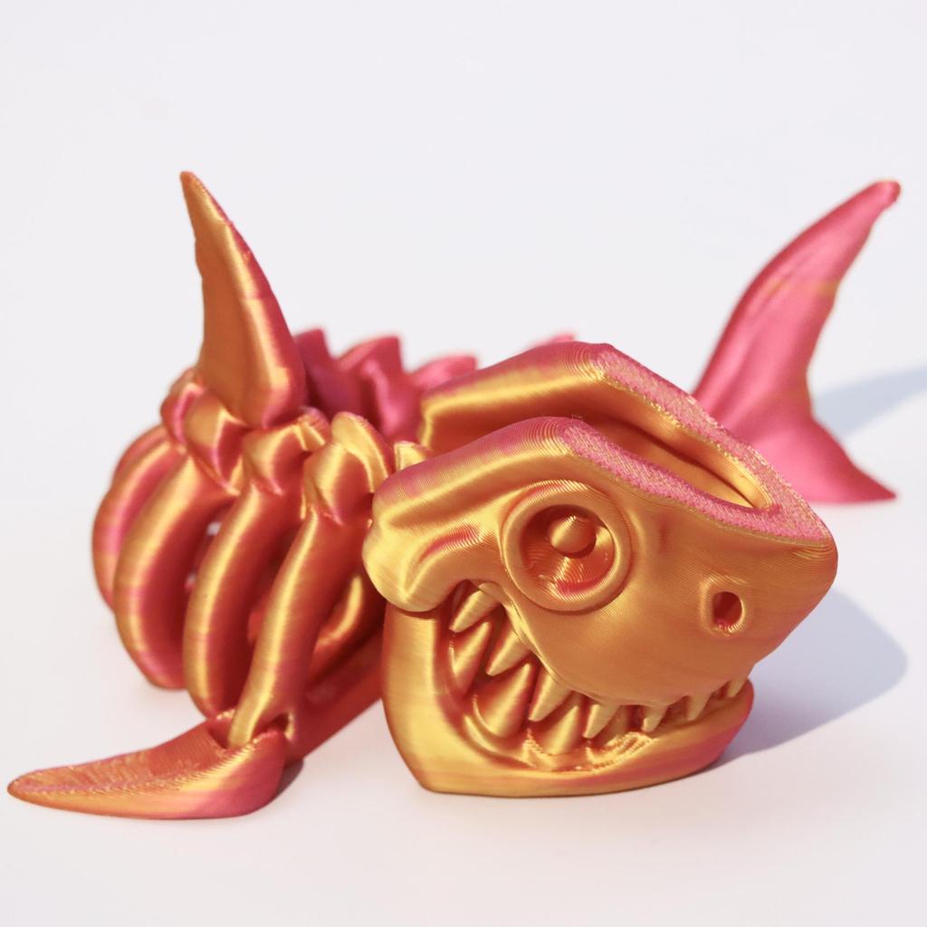 3D Printed Movable Shark Ornament - Full Body Swinging Toy, Creative Gift for Kids