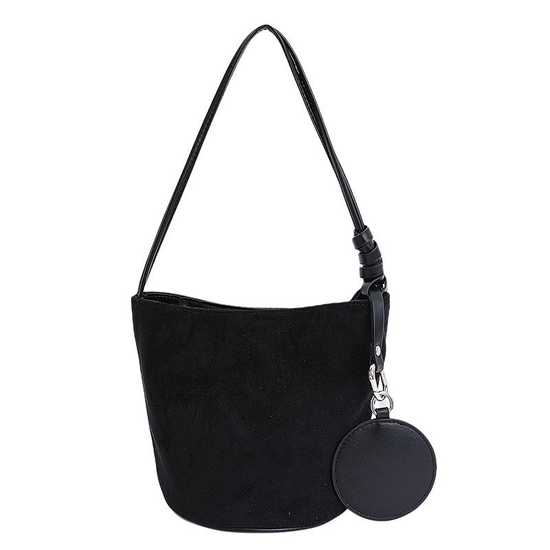 

Retro simple soft leather underarm bag women s new trendy fashion bucket bag casual shoulder bag чёрный