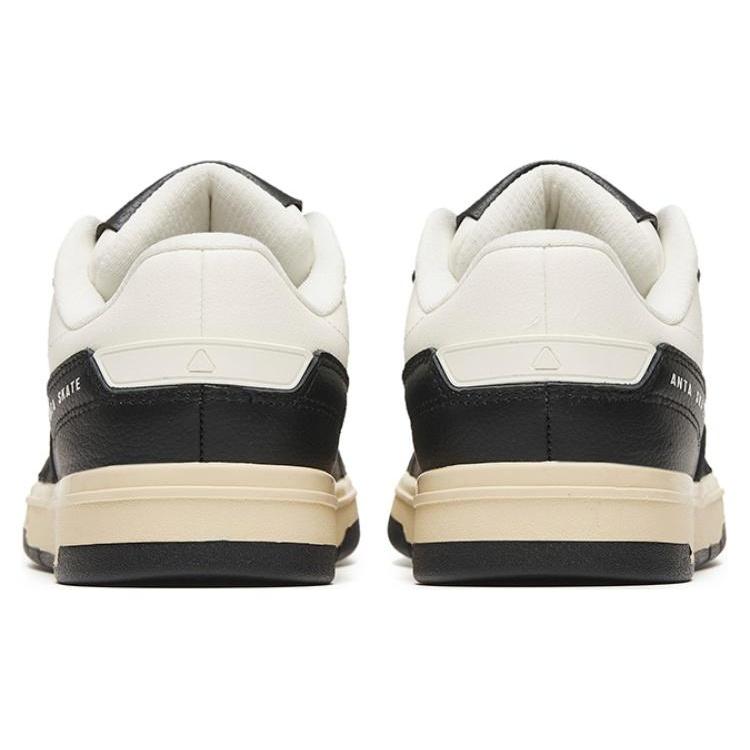 (WMNS) ANTA Lifestyle Low 'Black White' Women's 122248026-1