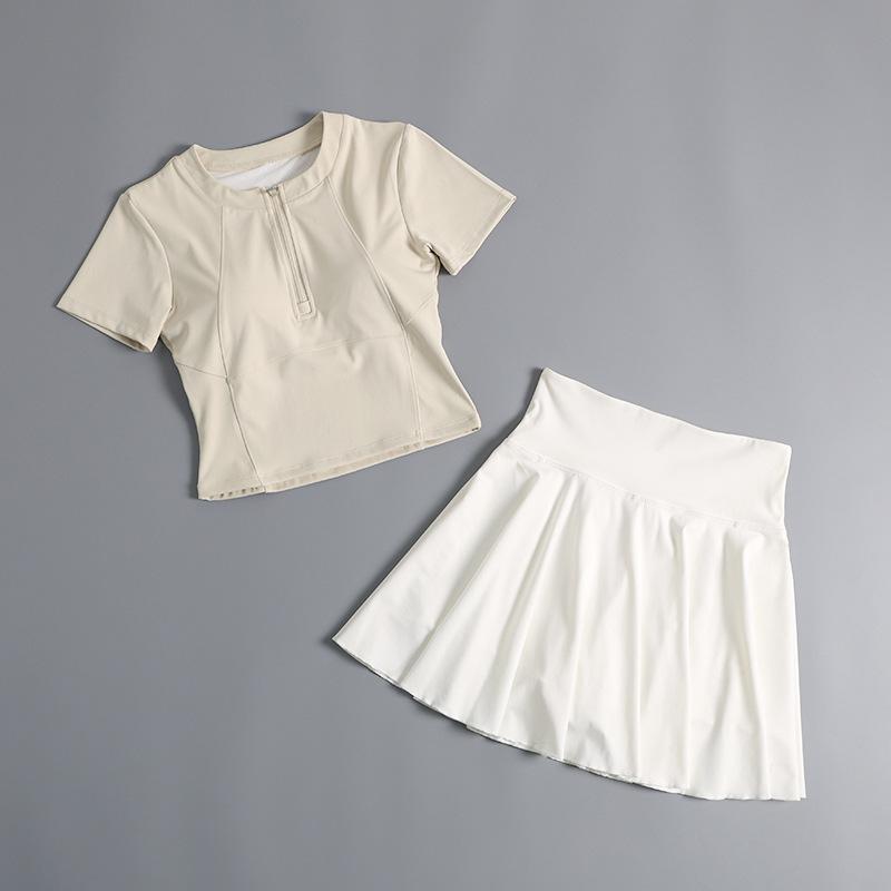 Women's Quick-Dry Fitness Set: Chest-Padded Short Sleeve for Running, Badminton, Tennis & Yoga.