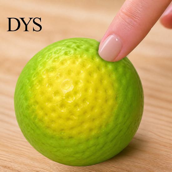 Color Changing Fruit Toy Lemon Squeeze Toy, Stress Relief Crunchy Mengo Anxiety Sensory Tools Ball Fidget for Home Office Relaxation Realistic