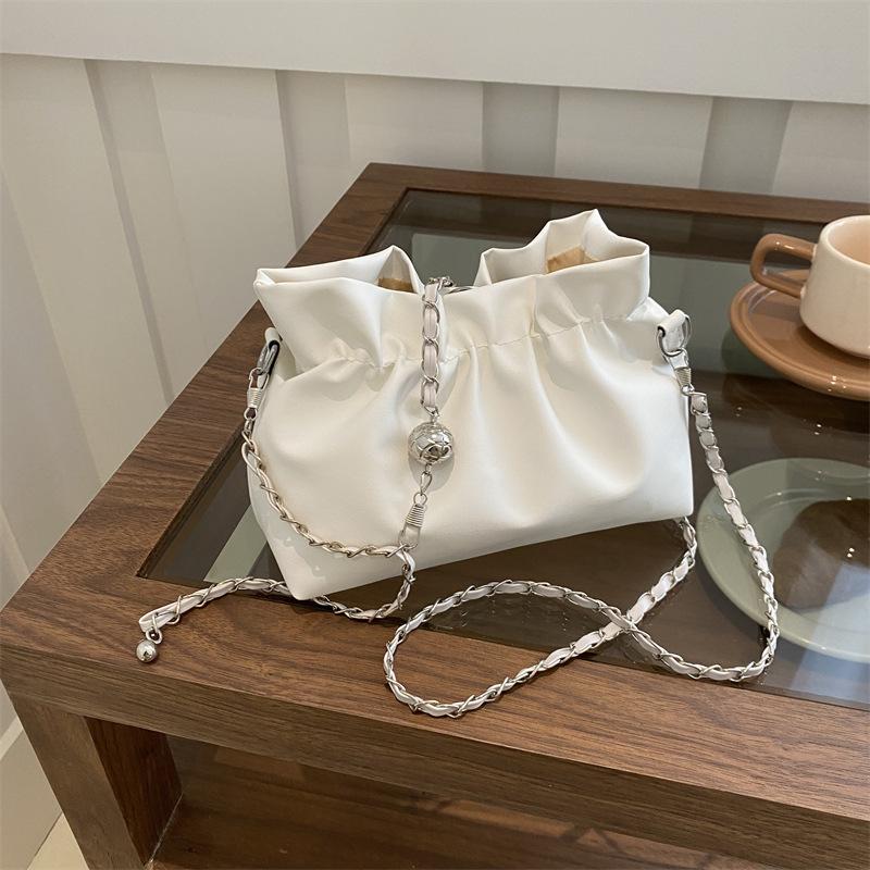 One-shoulder Crossbody Bag High-end Textured Pleated Cloud Bag Niche Texture Summer Versatile Chain Woman Solid Sweet