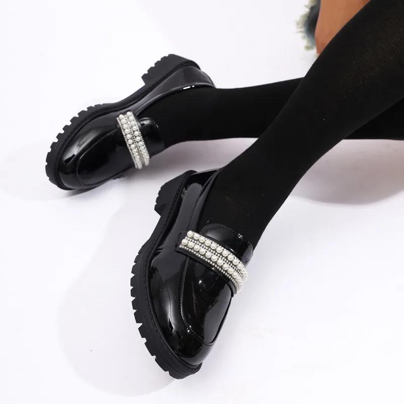 Fashion Women's Solid Color Thick-soled Round Toe Casual Women's Autumn New British Style Pearl Chain Decorated Fashion Elegant Loafers