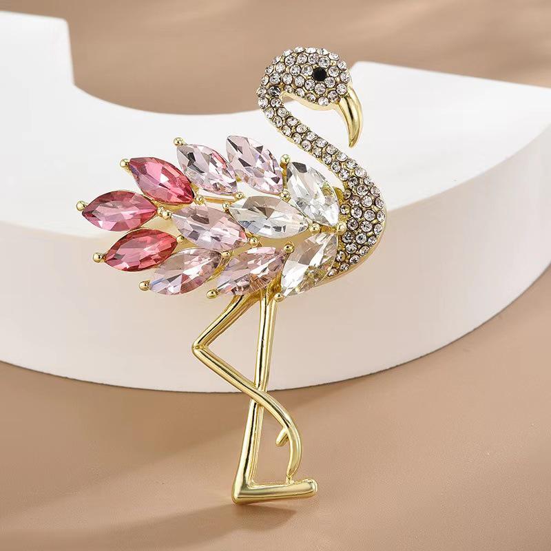 2025 Elegant Deer Brooch with Cat's Eye Rhinestone for Suit or Clothing Accessory
