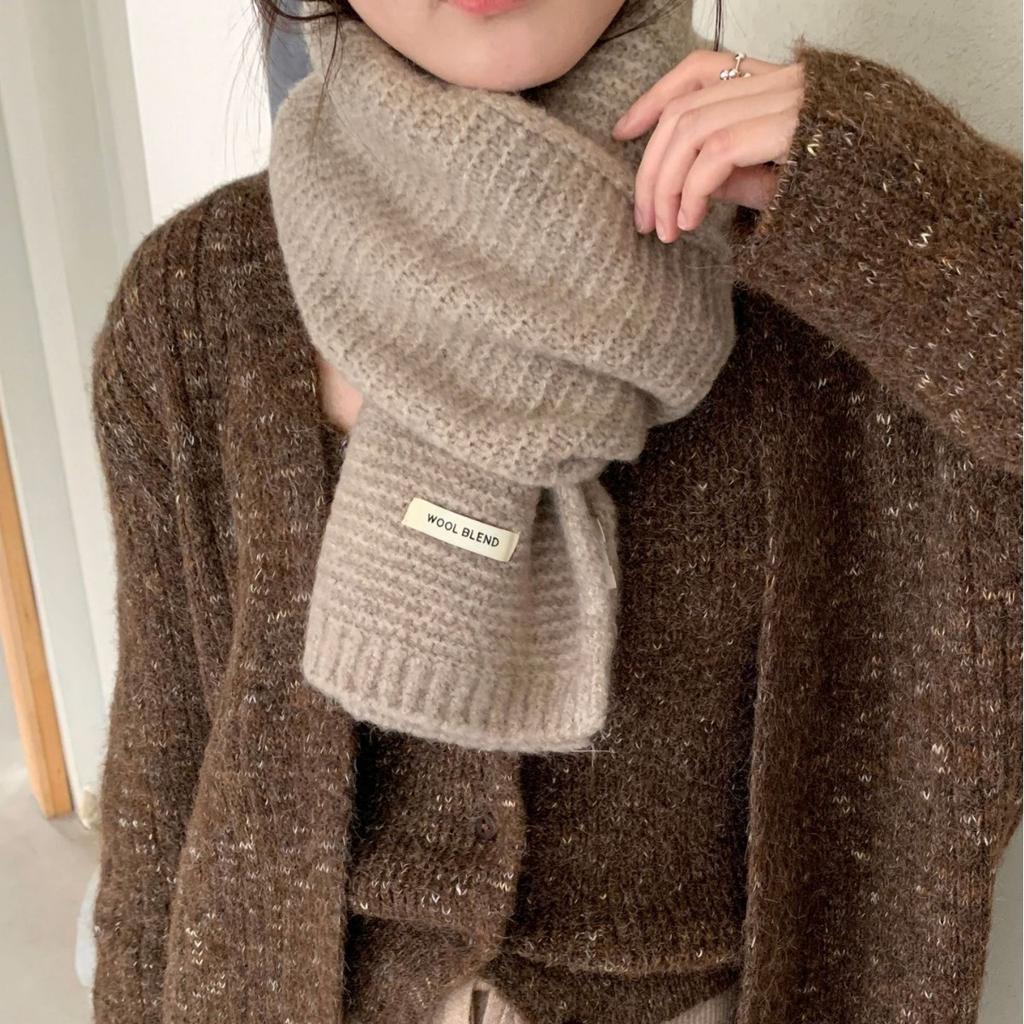 Thickened Wool Blended Scarf for Women in Winter Soft  High End Fashionable and Versatile  Warm Solid Color Knitted Scarf