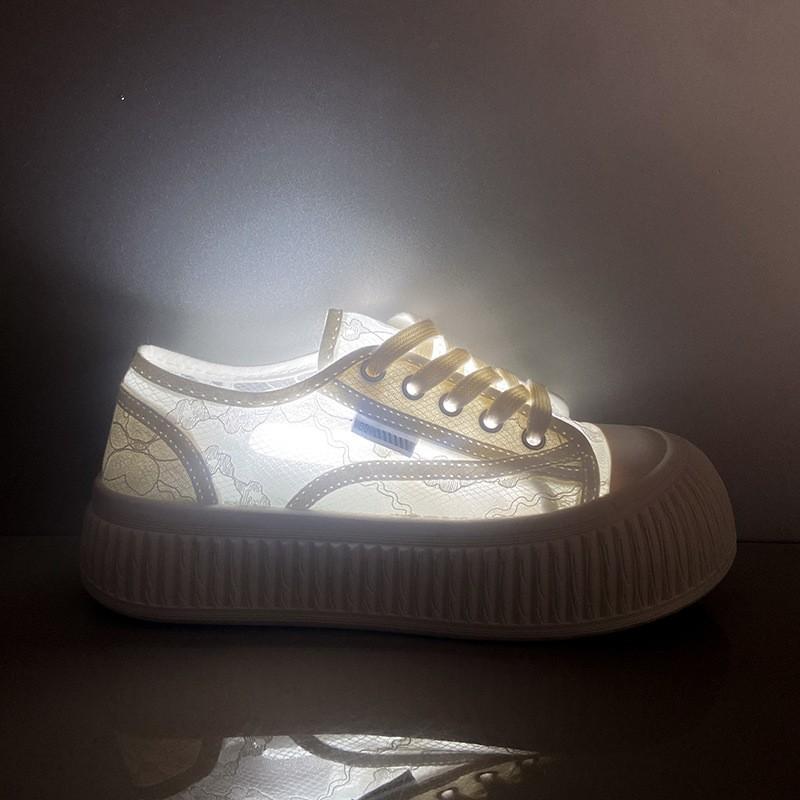 Fashion Women's Shoes 2025 Fashion Summer Casual White Shoes Cutouts Lace Canvas Hollow Breathable Platform Flat Shoes Woman Sneakers