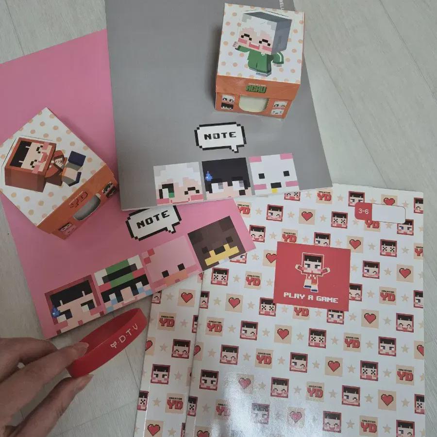 

Yang Yang Crew Swamp Goods Note Memo Paper Силиконовые браслеты оптом