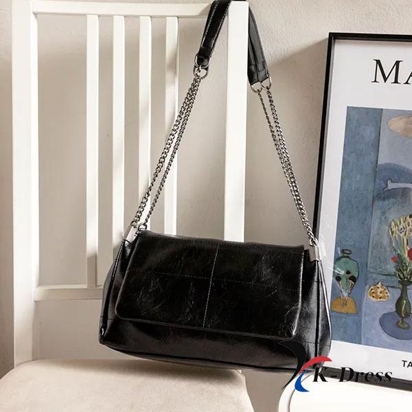 

Плечова сумка з квадратним клапаном (2 кольори)Плечова сумка з квадратним клапаном (2 кольори) 30x20x10.5cm чорний