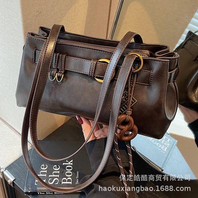 Retro Bag Women's Large Capacity 2025 New Autumn and Winter Leisure Niche Design Single Shoulder Underarm Bag Commuter Pillow Bag