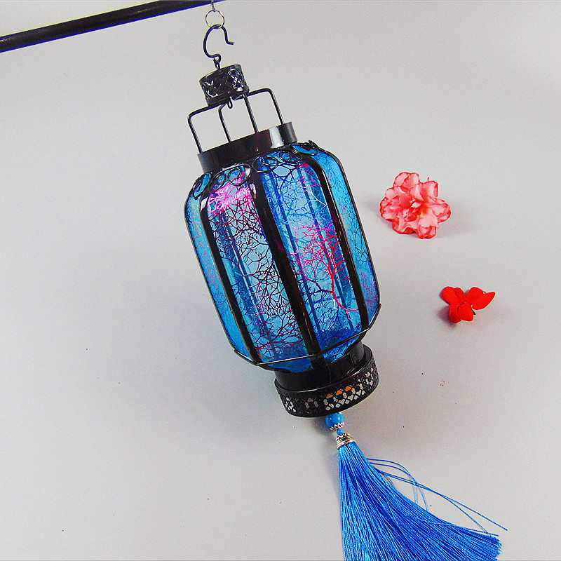 Hanfu Style Antique Handheld Lantern - Iron Art, Luminous Palace Lantern, Chinese Style Photography Prop, Flower Design