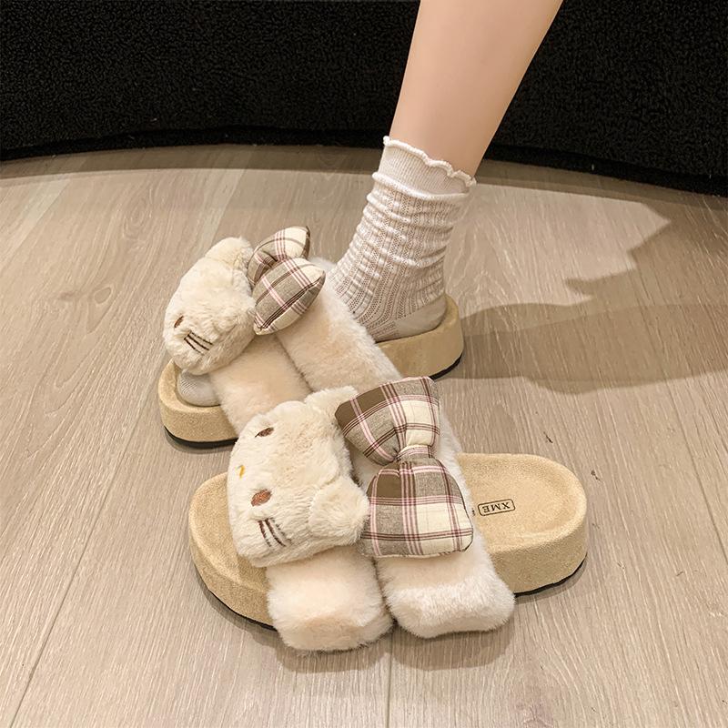 

Versatile suede cute cartoon bag head fluffy slippers women s 2025 autumn and winter fashion plush warm half slippers cotton shoes 40 белый