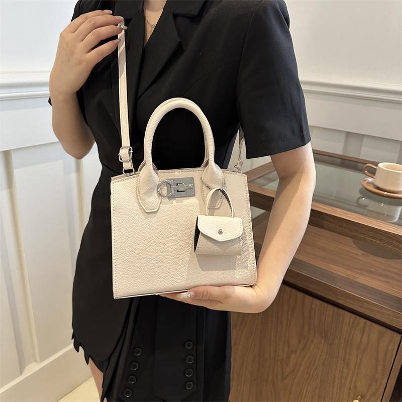 Stylish Large Capacity Casual Women's Single Shoulder Bag In Trendy Solid Colors