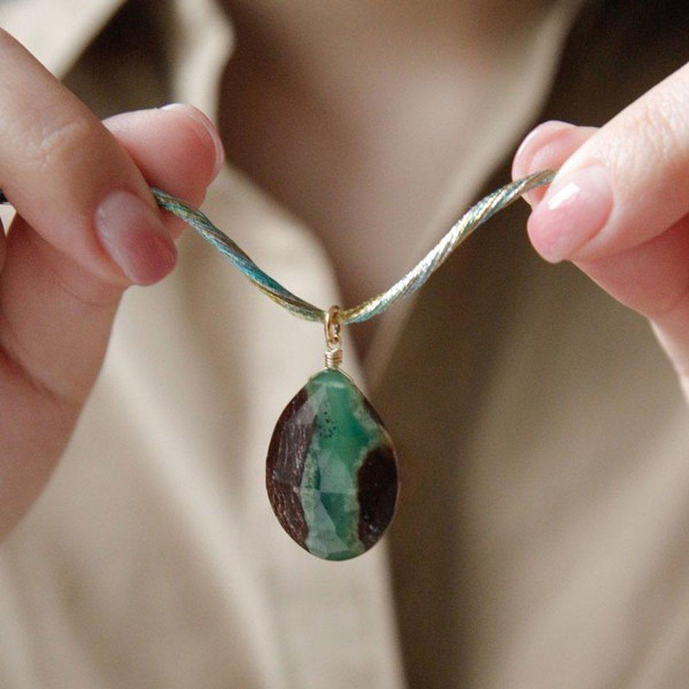 

Prehnite Gemstone Silk Cord Necklace Bn0567_P390293370