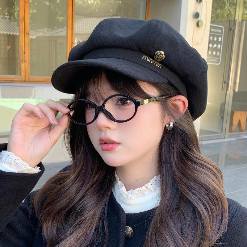 Chapéu Novo para Mulheres Estilo Pequeno Fragrância de Luxo Leve Metálico Padrão Chapéu Octogonal Circunferência de Cabeça Grande Preto Versátil Chapéu de Jornaleiro