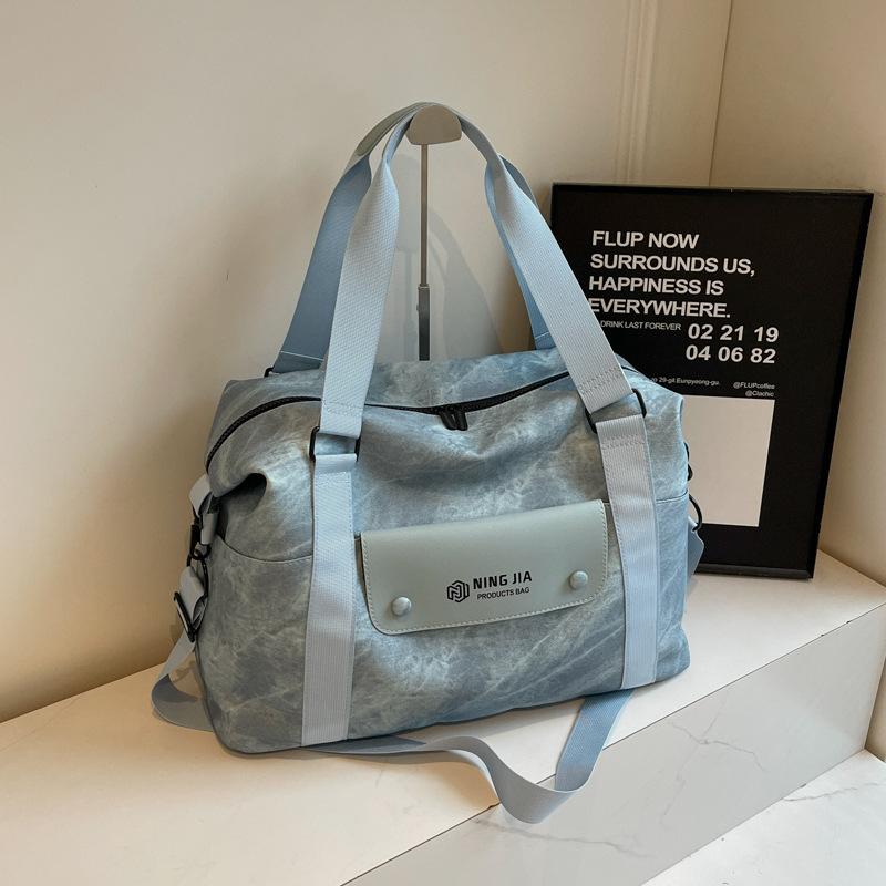 Large capacity portable travel bag, light fashion messenger sports fitness bag, trendy casual boarding storage bag