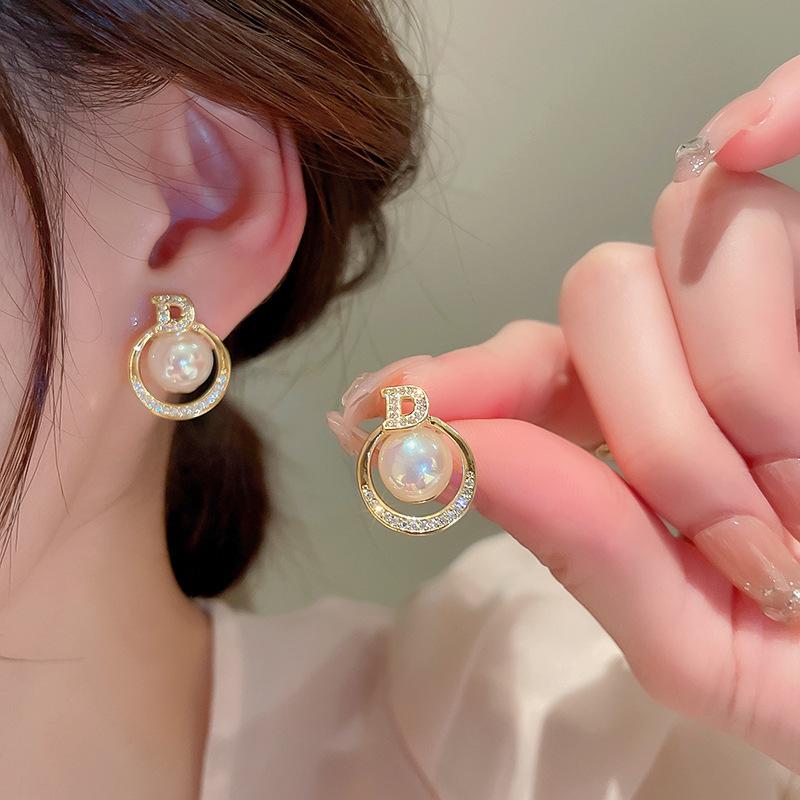Zircon pearl simple earrings simple versatile retro Internet celebrity earrings fashion design earrings
