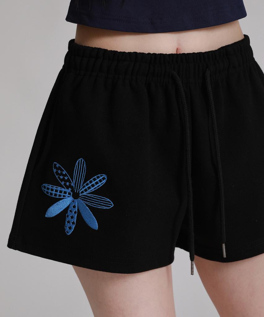 LIKE THE MOST Part 3 Starflower Embroidered Training Pants_Black